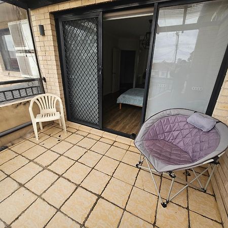 Book A Room With A View For Your Stay With Shared Bathroom Laundry Kitchen And Living Area Guildford Dış mekan fotoğraf