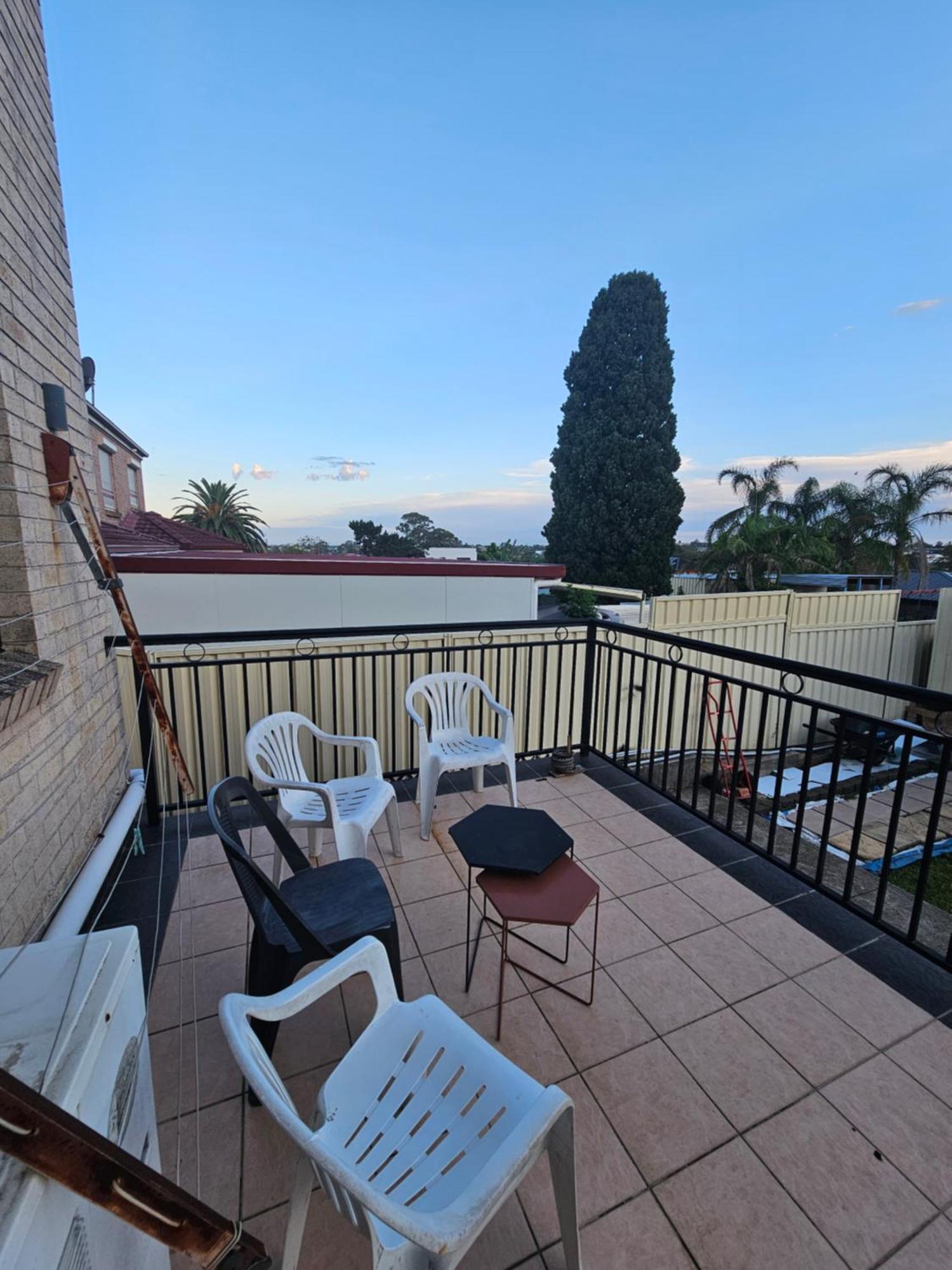 Book A Room With A View For Your Stay With Shared Bathroom Laundry Kitchen And Living Area Guildford Dış mekan fotoğraf
