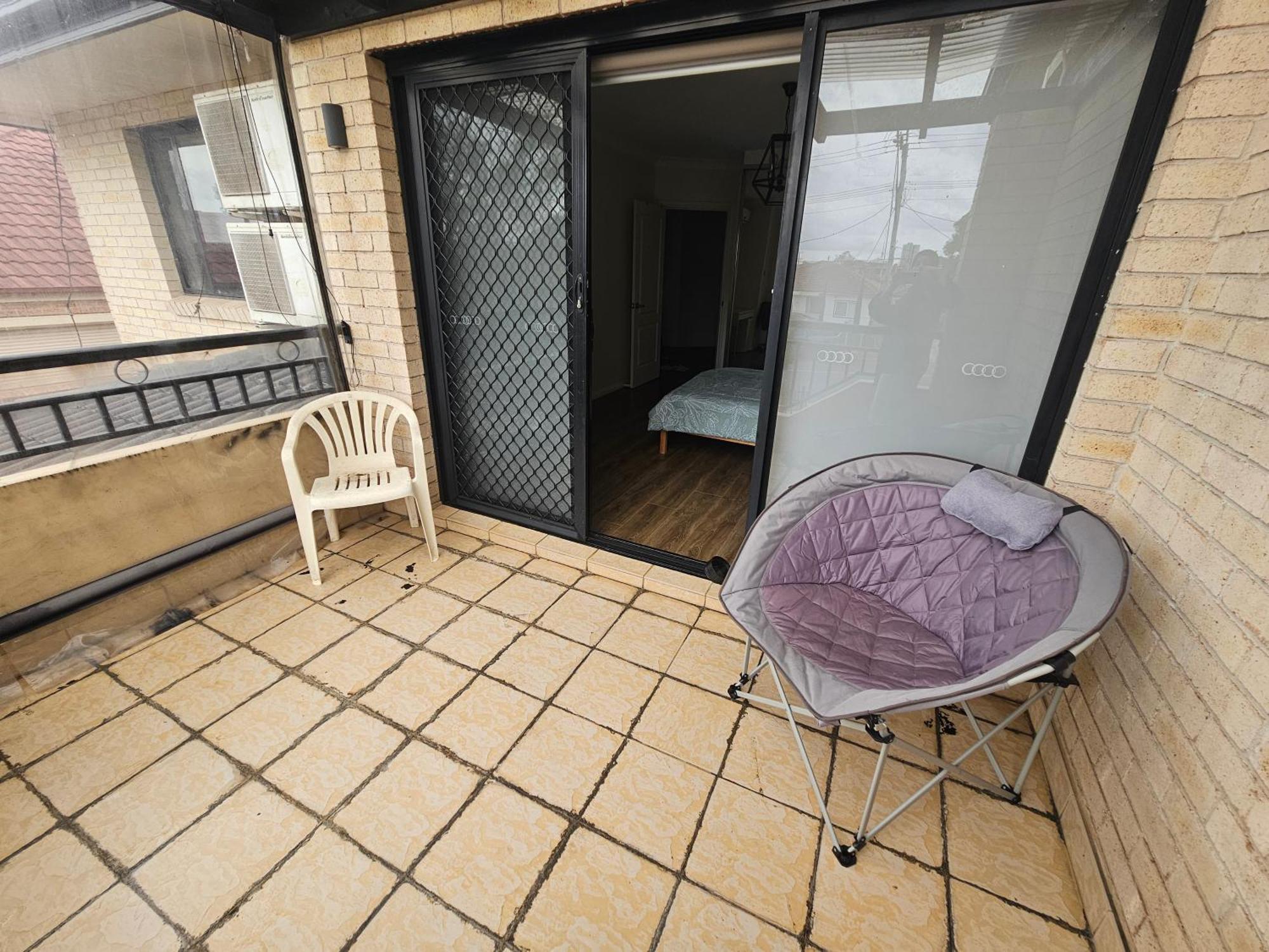 Book A Room With A View For Your Stay With Shared Bathroom Laundry Kitchen And Living Area Guildford Dış mekan fotoğraf
