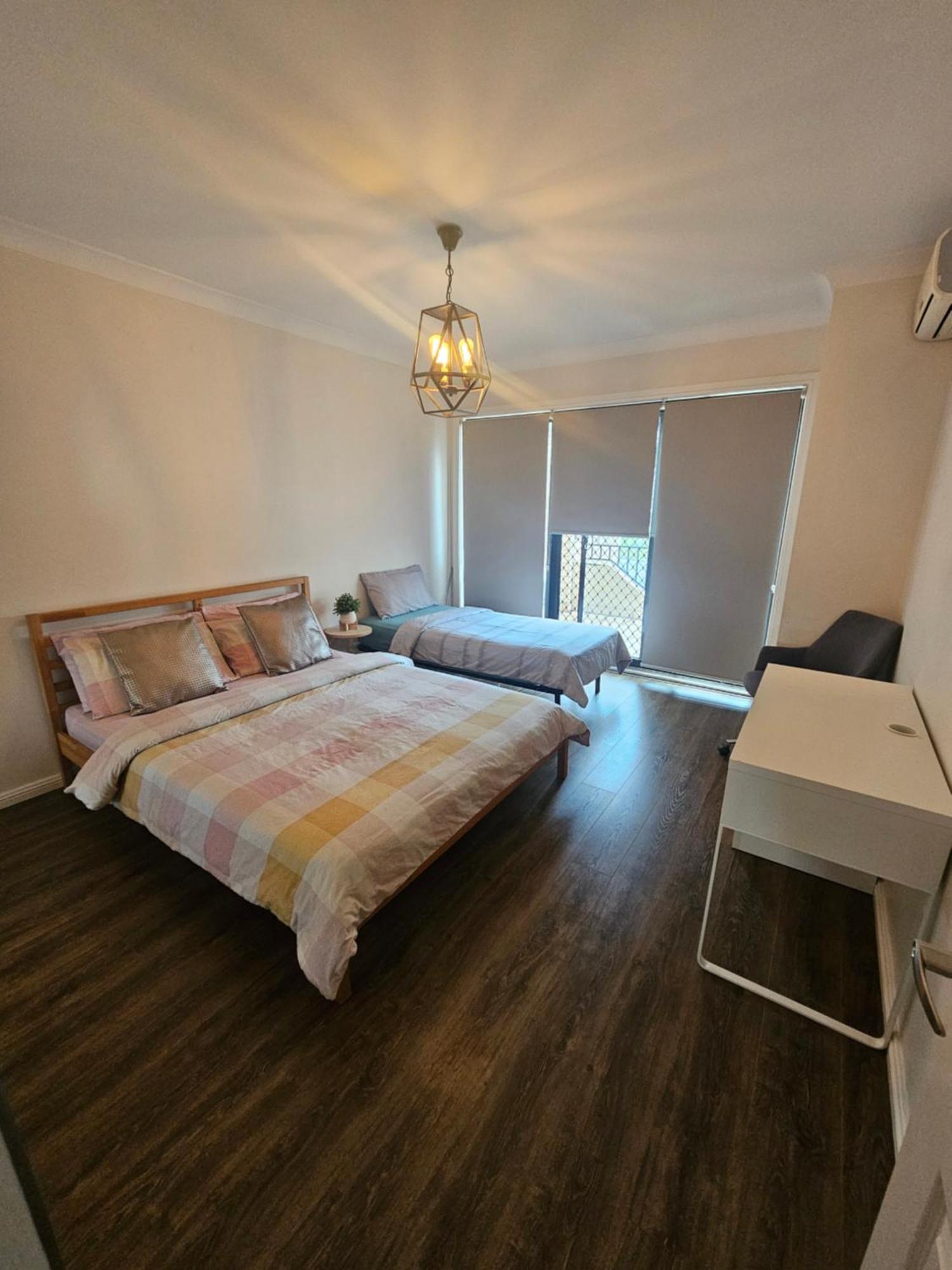 Book A Room With A View For Your Stay With Shared Bathroom Laundry Kitchen And Living Area Guildford Dış mekan fotoğraf